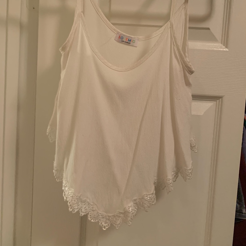 White crop top with lace